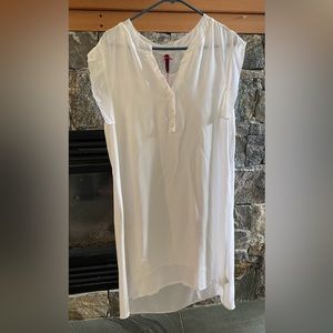 NWT stunning white dress. Great condition.